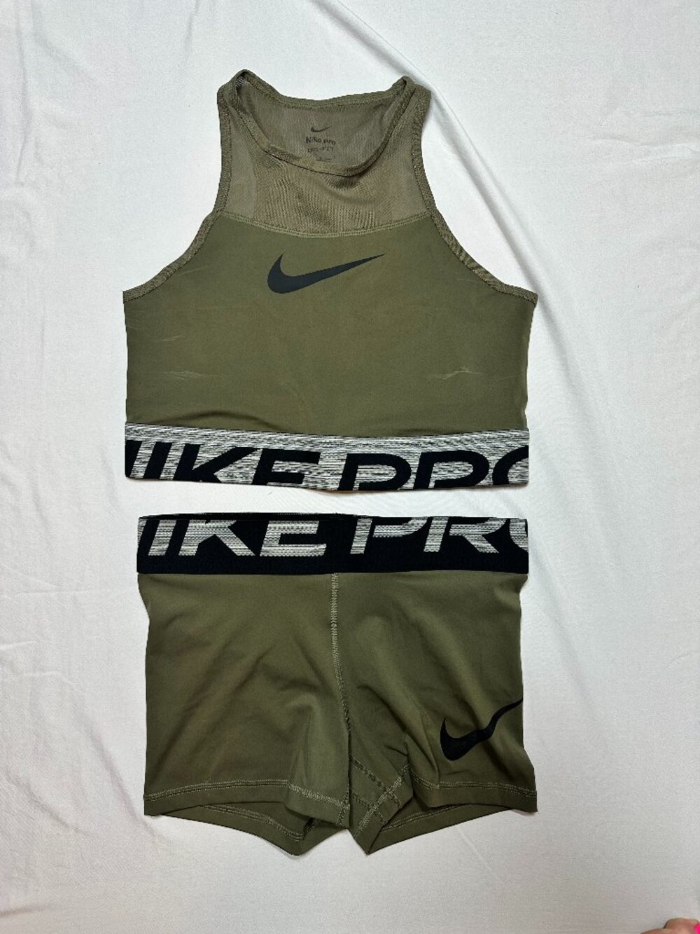 Nike Pro Olive Green Set
